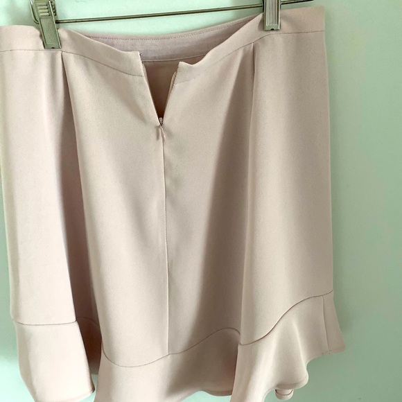 J.Crew Mini Skirt w/Ruffle Hem Back Zipper Fully Lined Excellent Condition Sz 4 - Picture 3 of 5